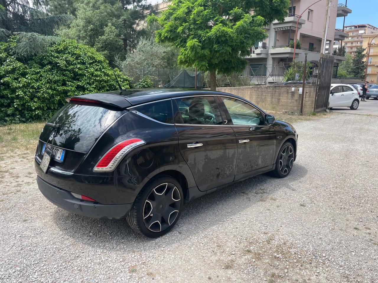 Lancia Delta 1.9 MJT Twinturbo DPF Gold