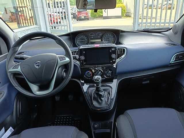 Lancia Ypsilon 1.0 Hybrid 69cv PLATINO AZIENDALE