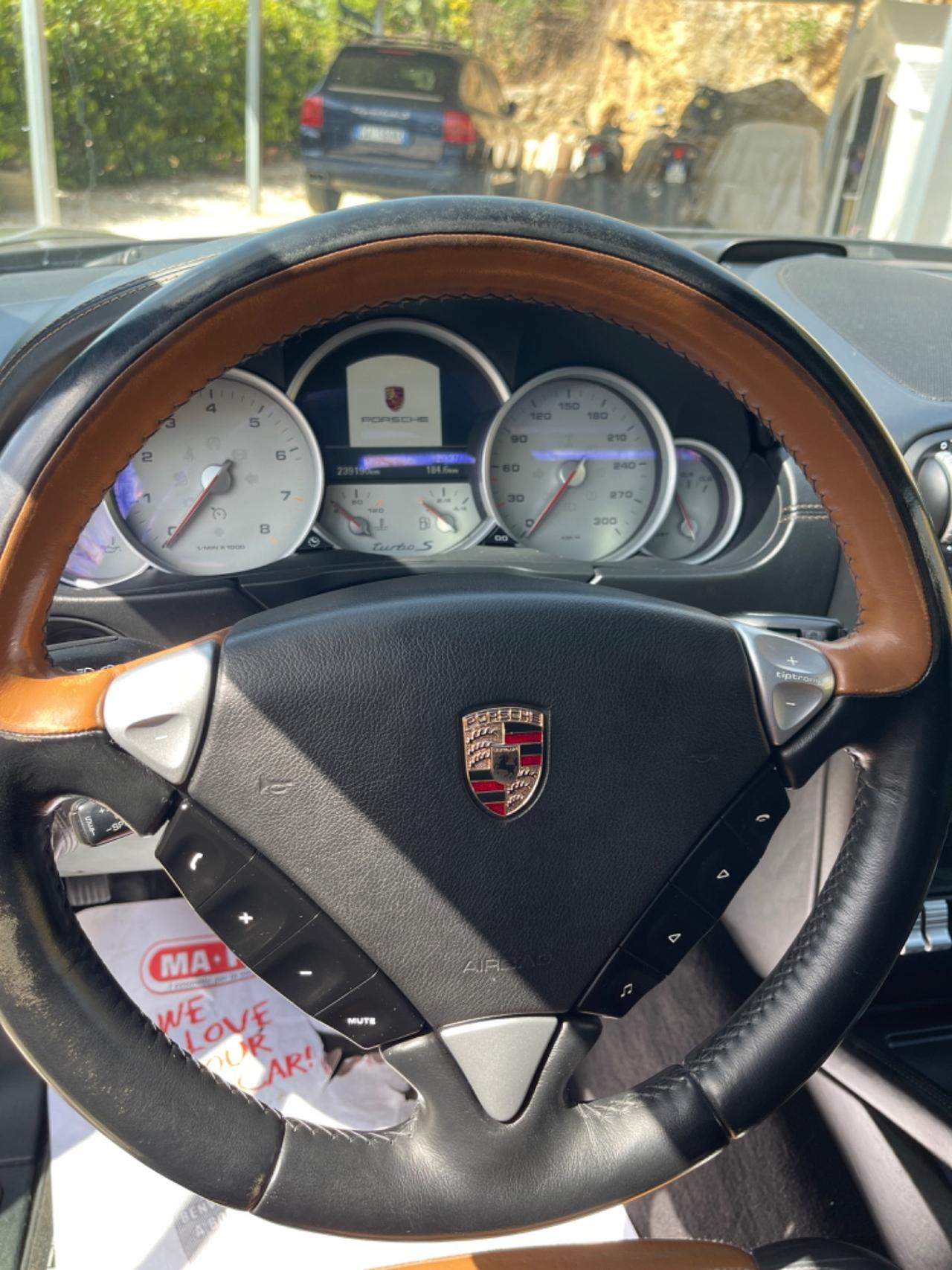 Porsche Cayenne 4.8 Turbo S