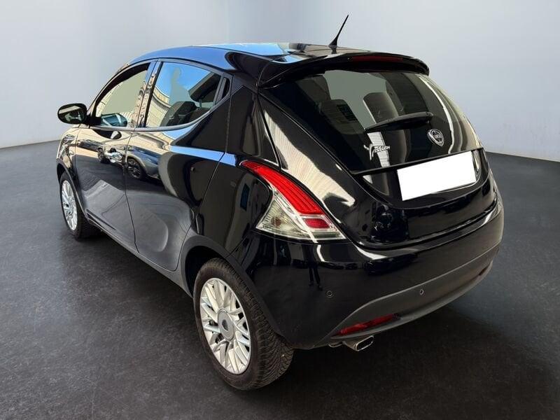 Lancia Ypsilon 1.2 69 cv Silver