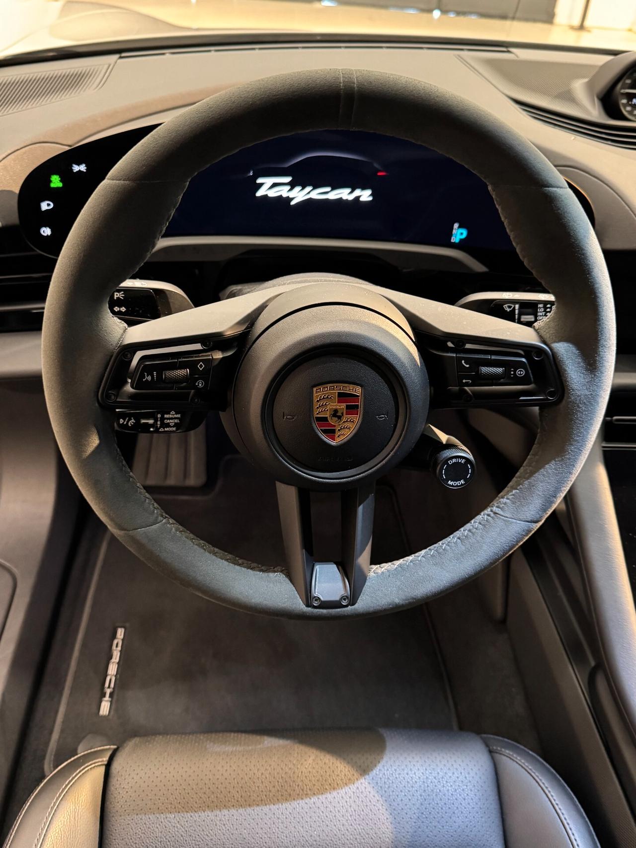 Porsche Taycan 4 Cross Turismo