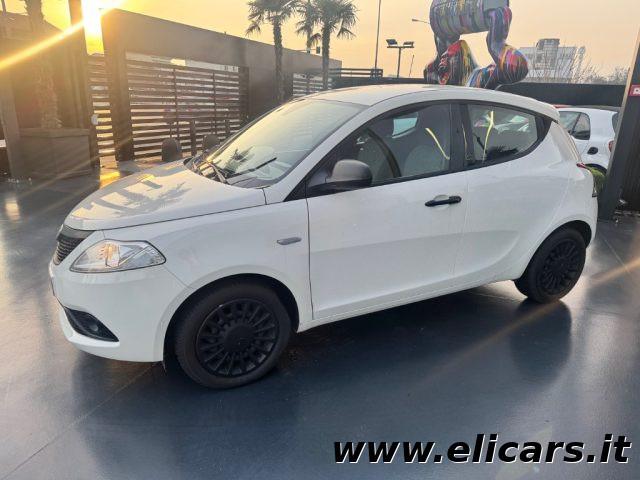 LANCIA Ypsilon 1.0 FireFly 5 porte S&S Hybrid Ecochic Silver