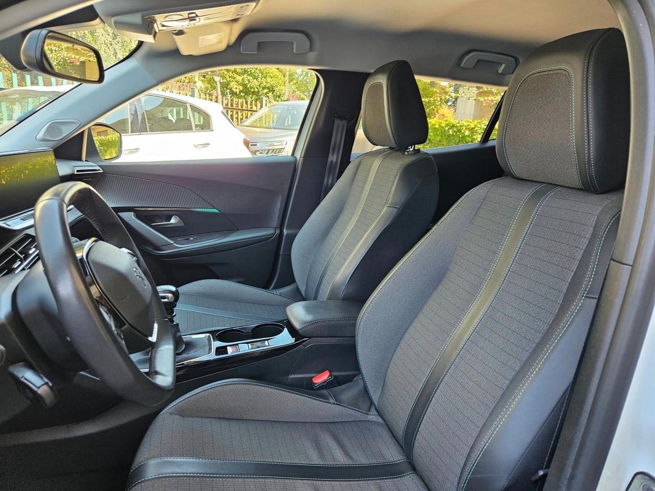 Peugeot 2008 BlueHDi 110 S&S Allure Pack