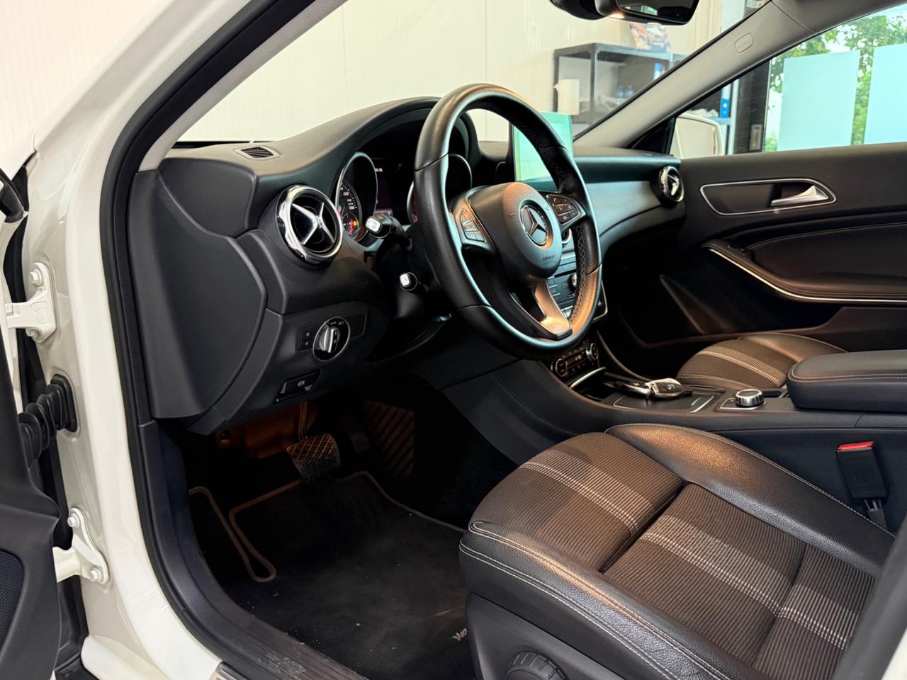 Mercedes-benz GLA 200 d Automatic Premium