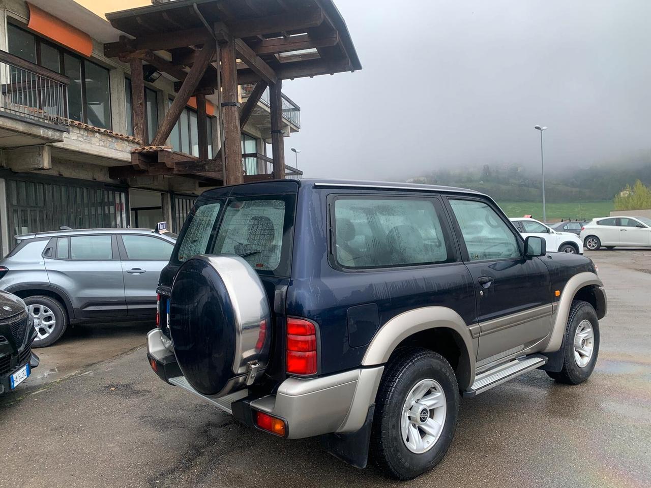 Nissan Patrol GR luxury full optional-automatico 3000 cc-unico proprietario-230000 km-non ha fatto fuoristrada