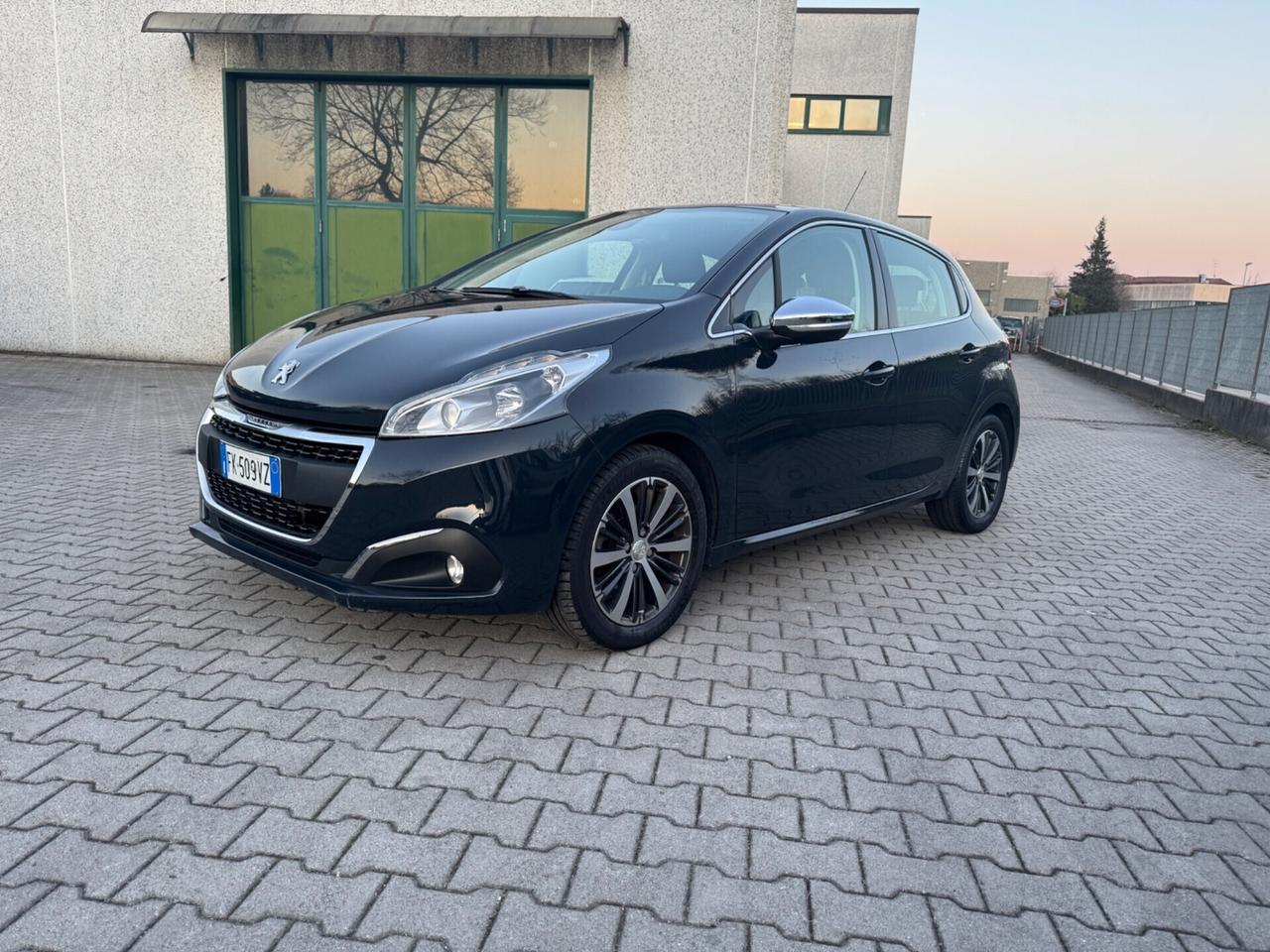 Peugeot 208 PureTech 82 5 porte Allure