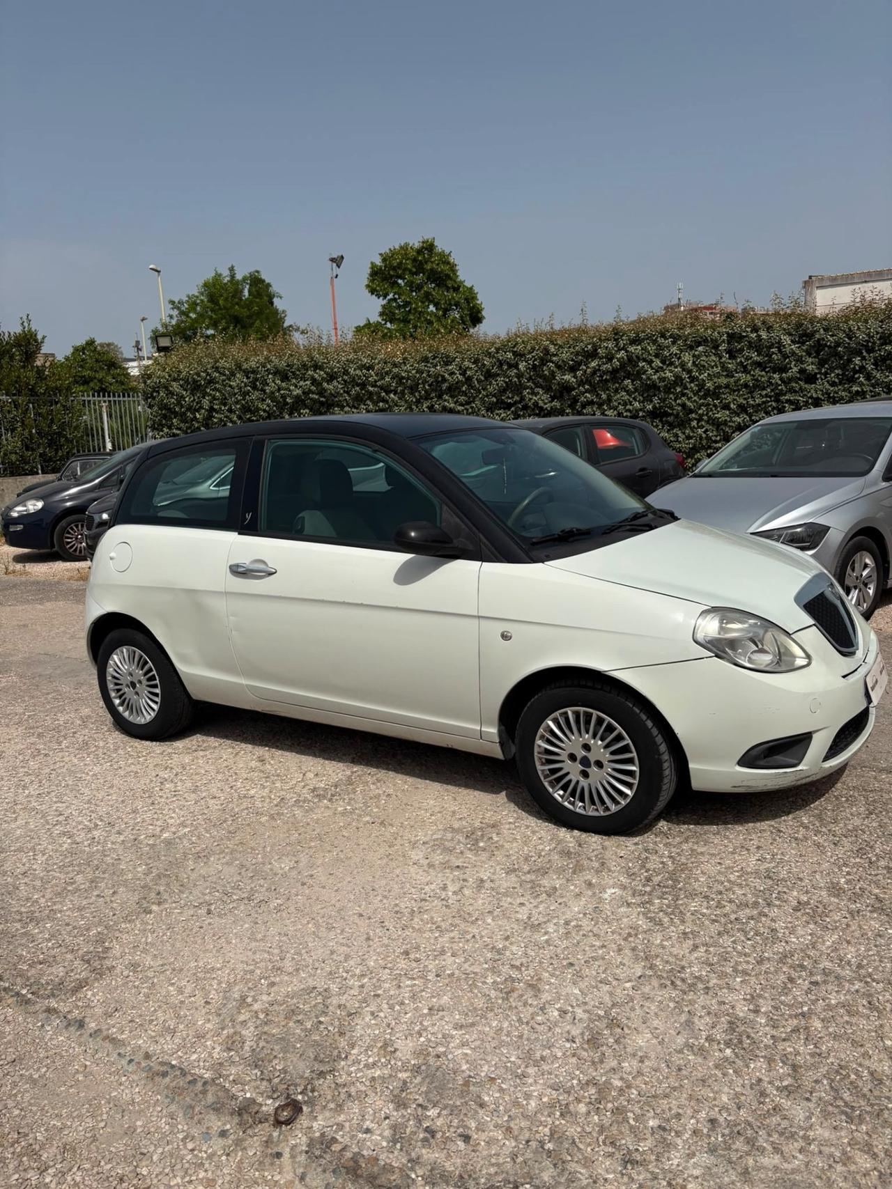 Lancia Ypsilon 1.2 Argento