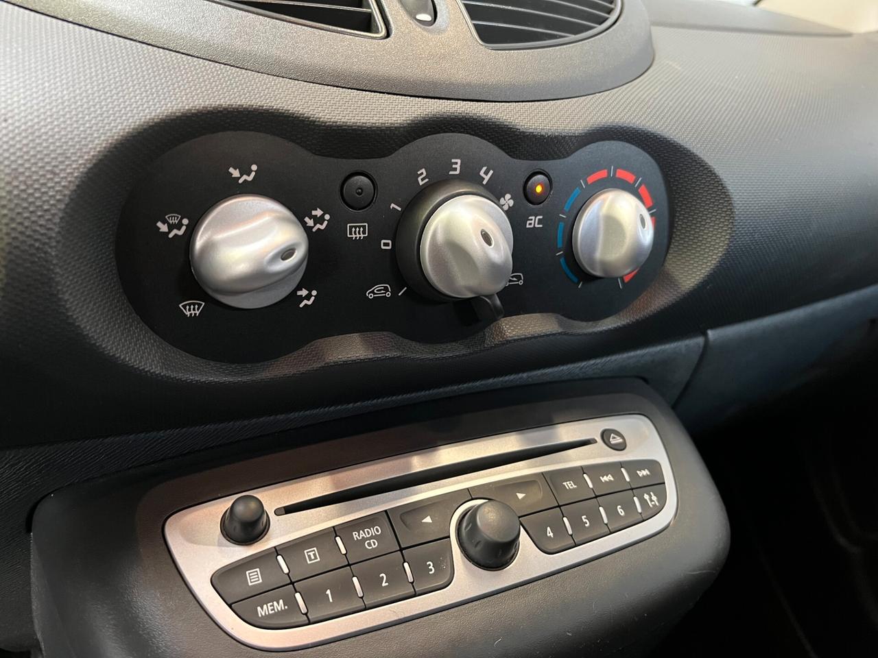 Renault Twingo 1.2cc LIVE 75cv - OK NEOPATENTATI