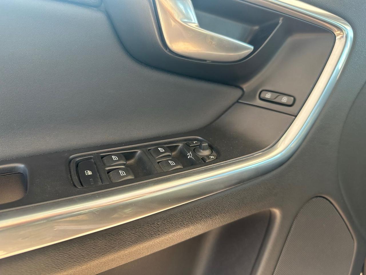 Volvo XC 60 2.4 D3 #7945