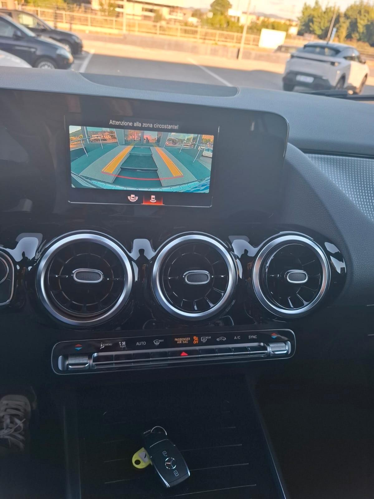 MERCEDES GLA 200 BENZINA 163 CV SPORT PLUS AUTO