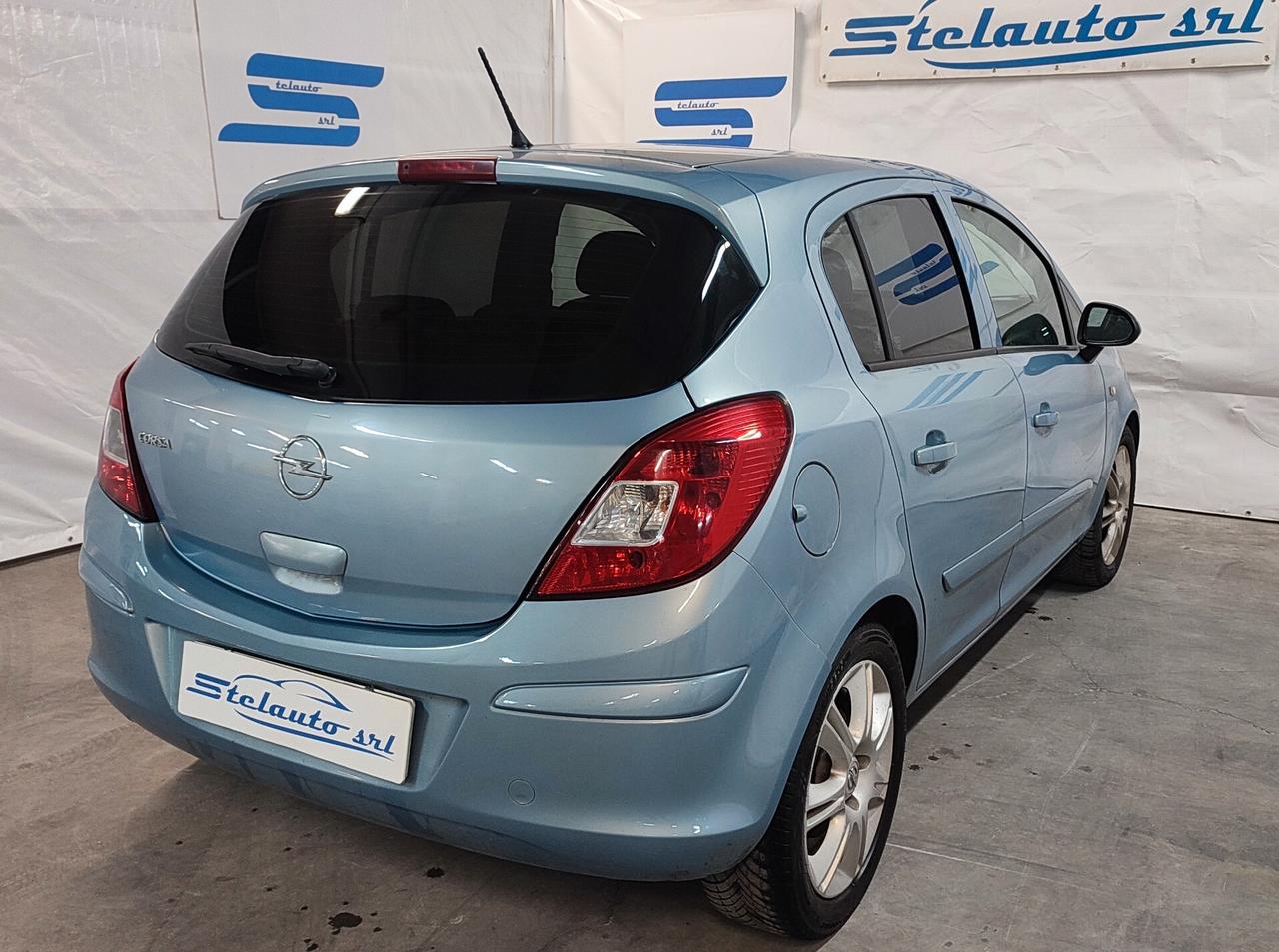 Opel Corsa 1.2 5 porte Cosmo
