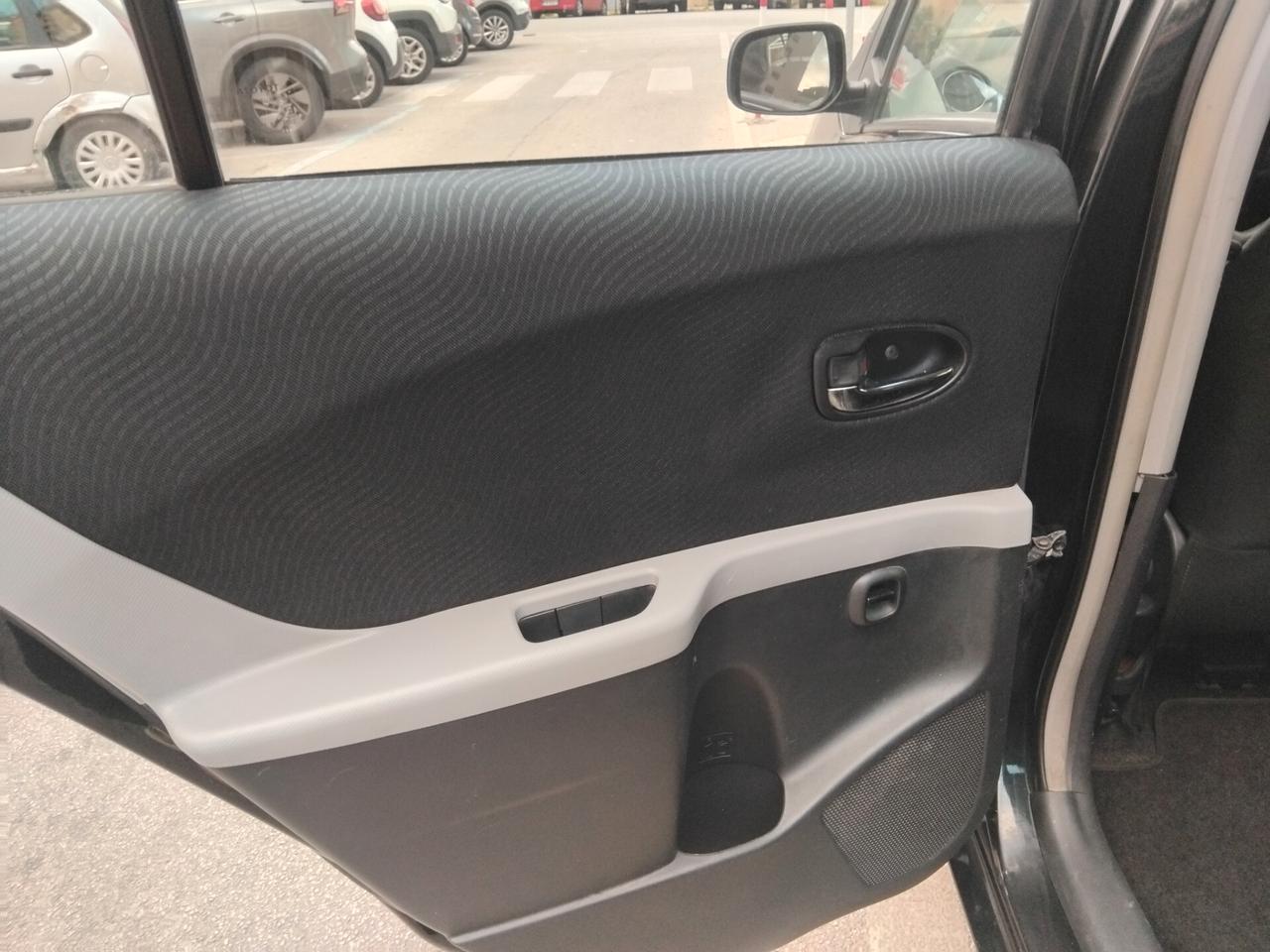 TOYOTA YARIS 1.3 SOL CLIMA RADIO