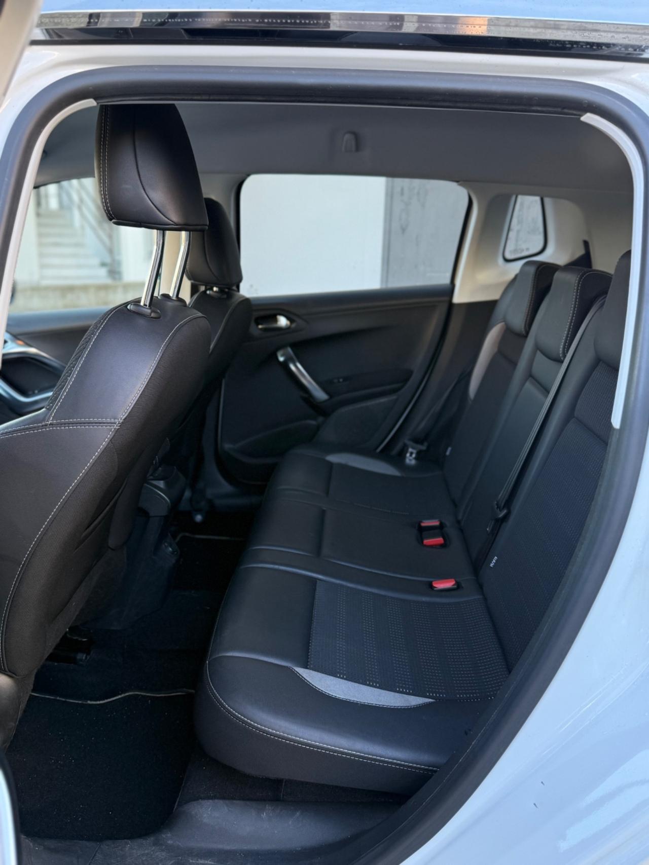 PEUGEOT 2008 1.2 BENZINA POCHI KM EURO6b 2016