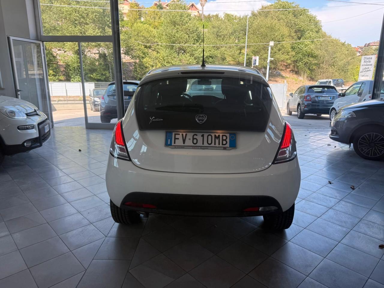 Lancia Ypsilon 1.2 69 CV 5 porte Elefantino Blu