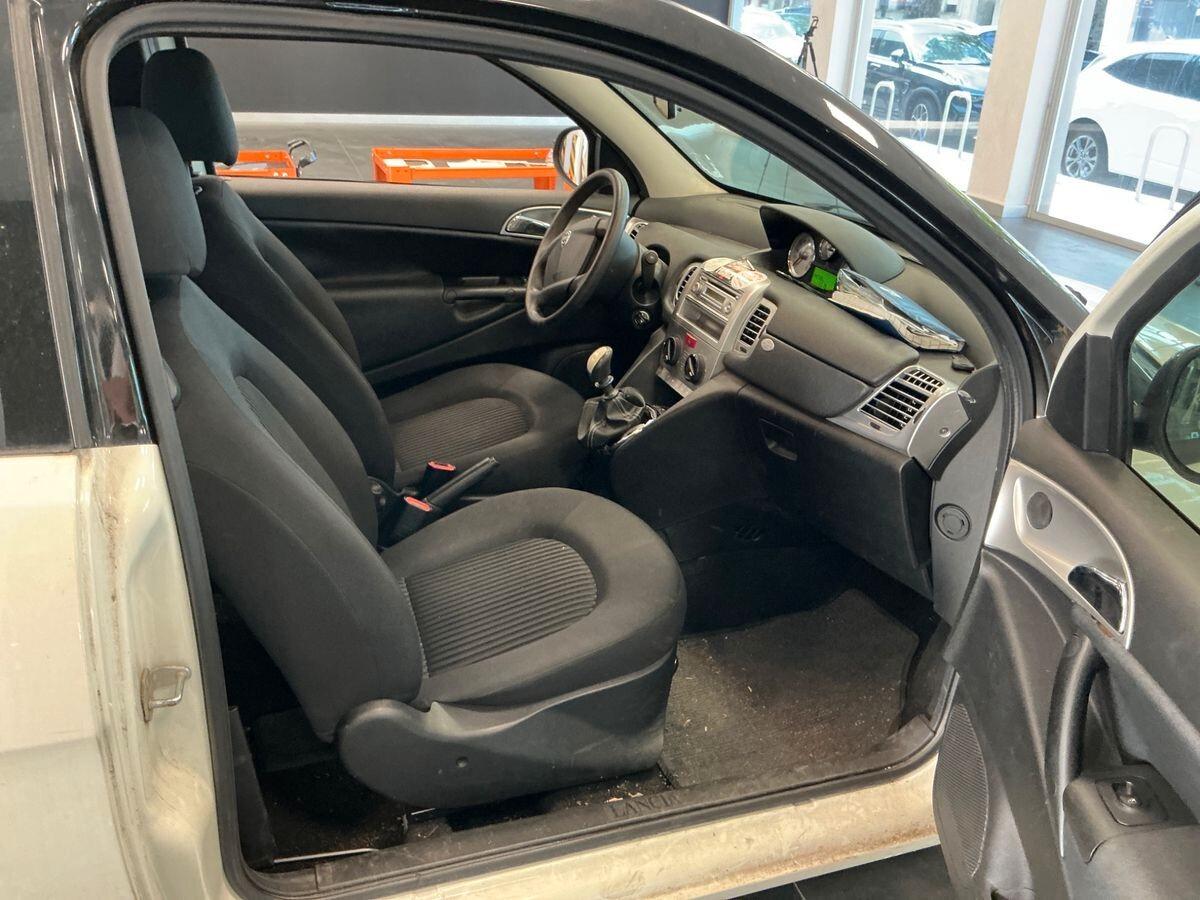 LANCIA YPSILON 1.2 BENZINA - NEOPATENTE