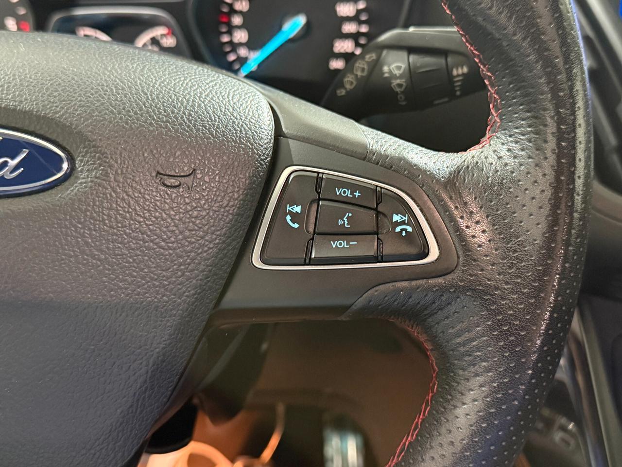 Ford Kuga 2.0 TDCI 120 ST-Line Tetto apribile