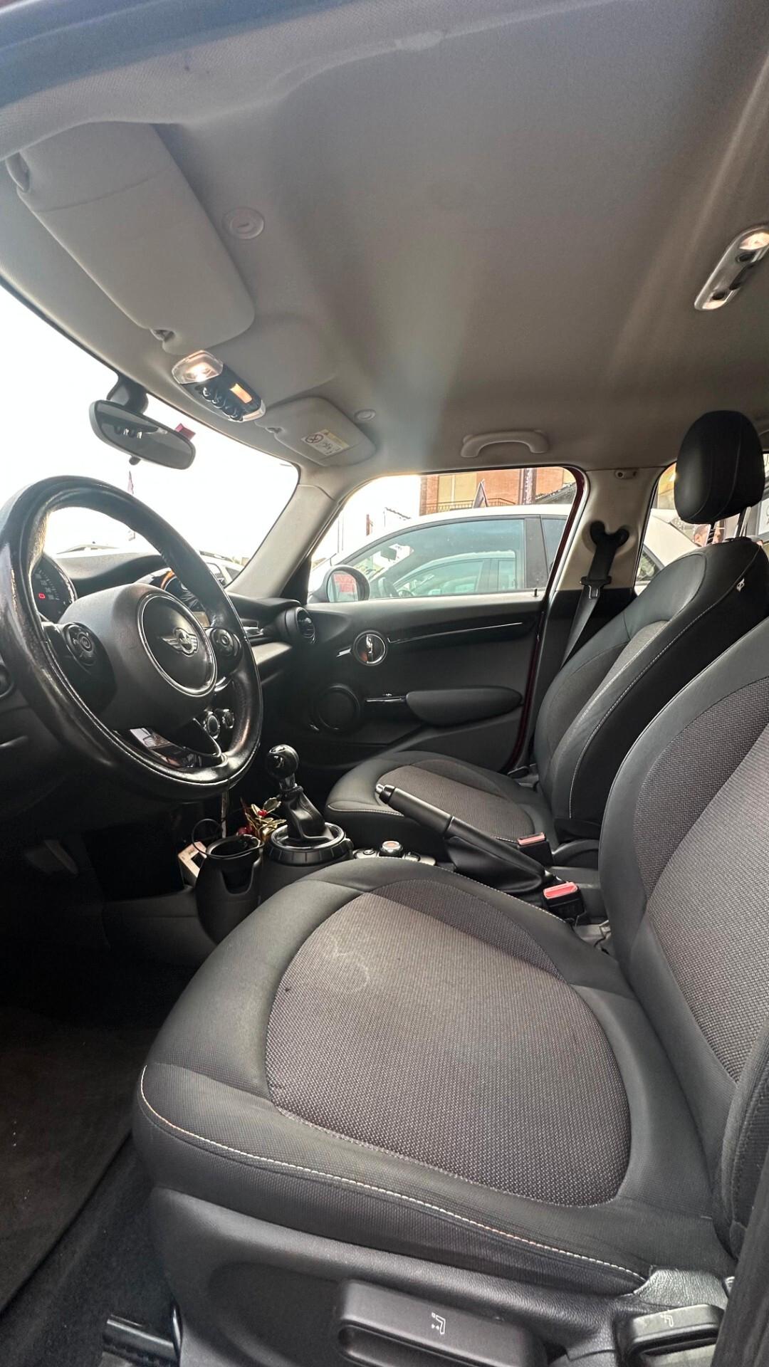 Mini 1.5 Cooper D 5 porte