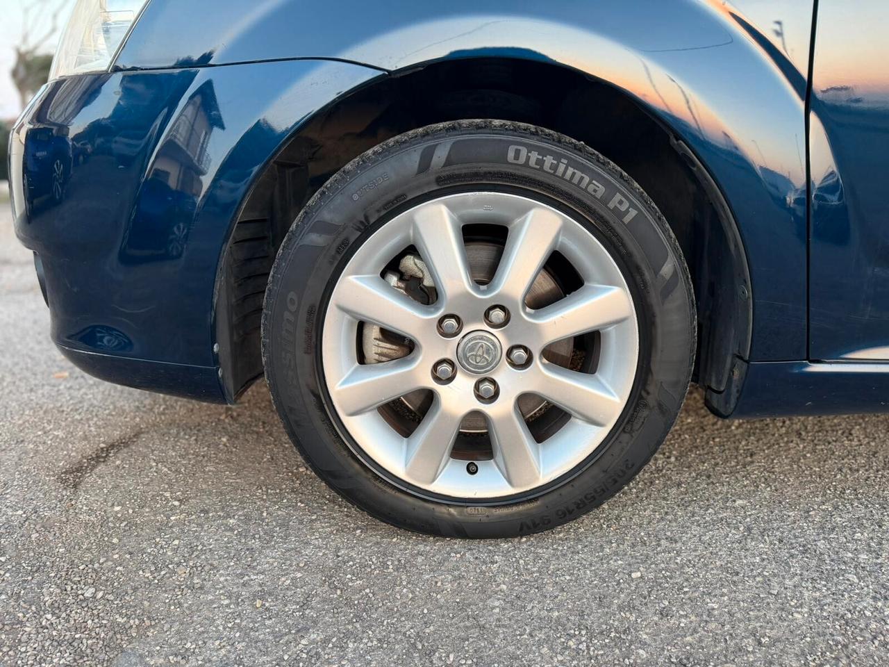 Toyota Corolla Verso 2.0 16V D-4D Sol