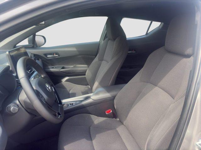 TOYOTA C-HR C-HR 1.8 Hybrid E-CVT Business