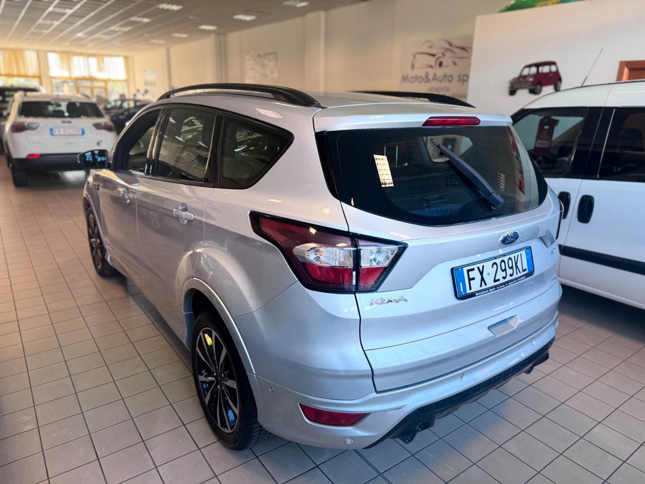 Ford Kuga 2.0 TDCI 150 CV S&S 4WD Powershift ST-Line
