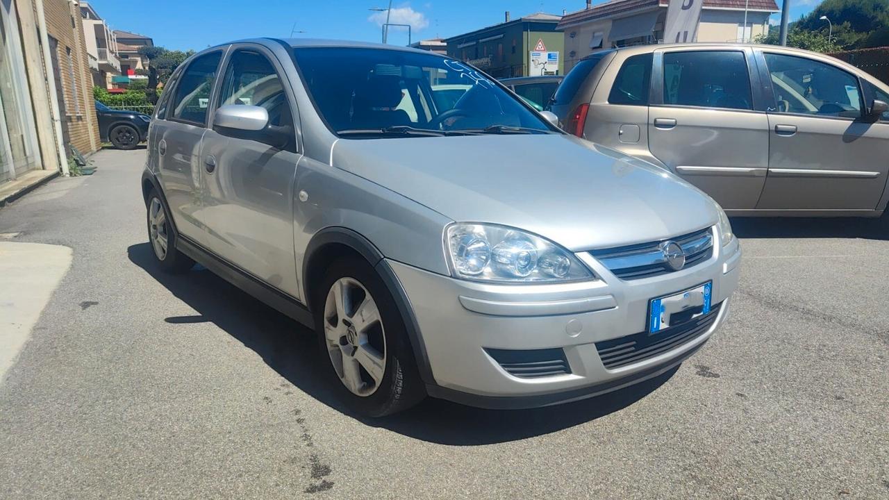 Opel Corsa 1.2i 16V cat 5 porte Enjoy