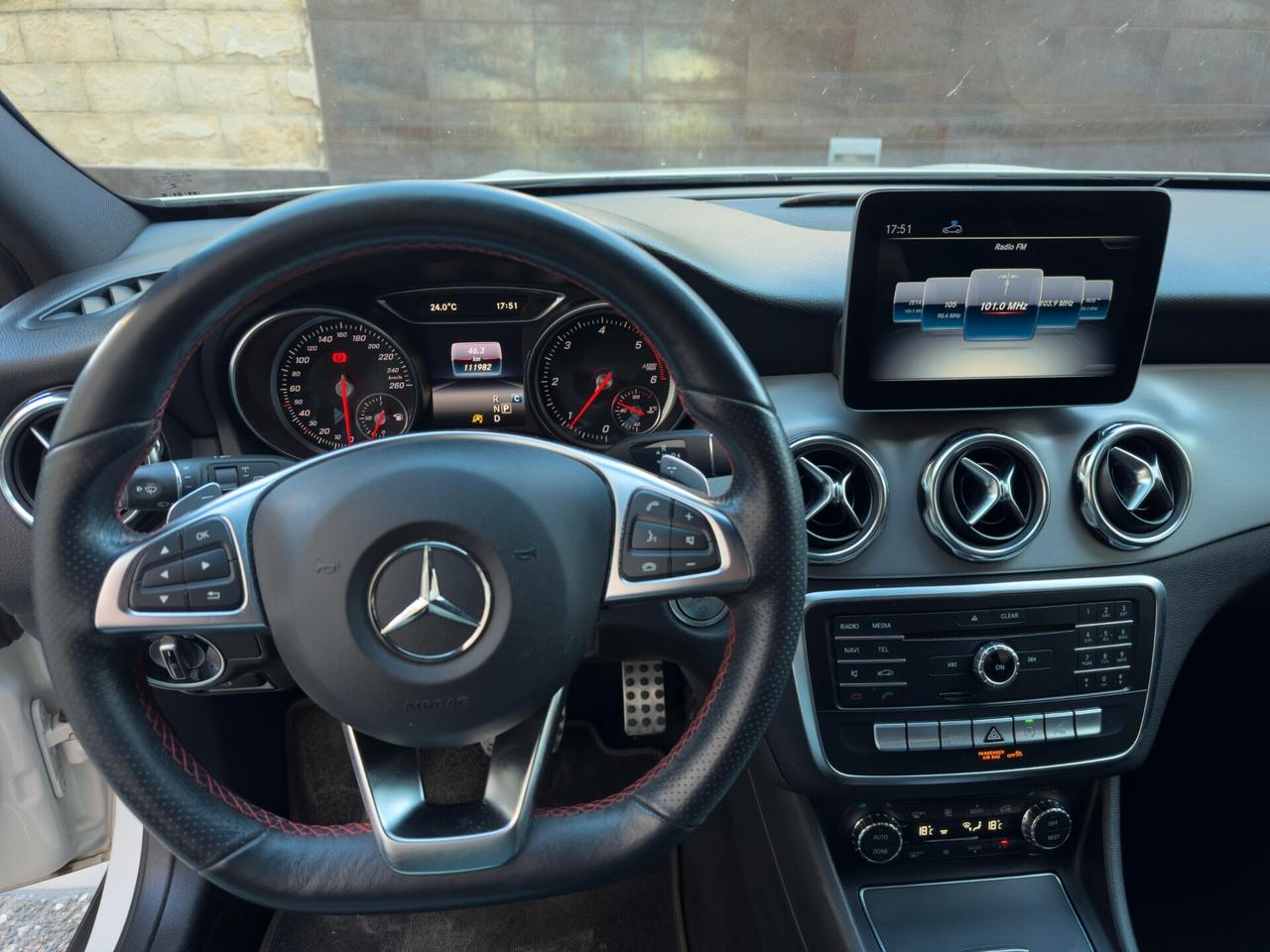 Mercedes-benz GLA 200 d Automatic Premium AMG 136 cv