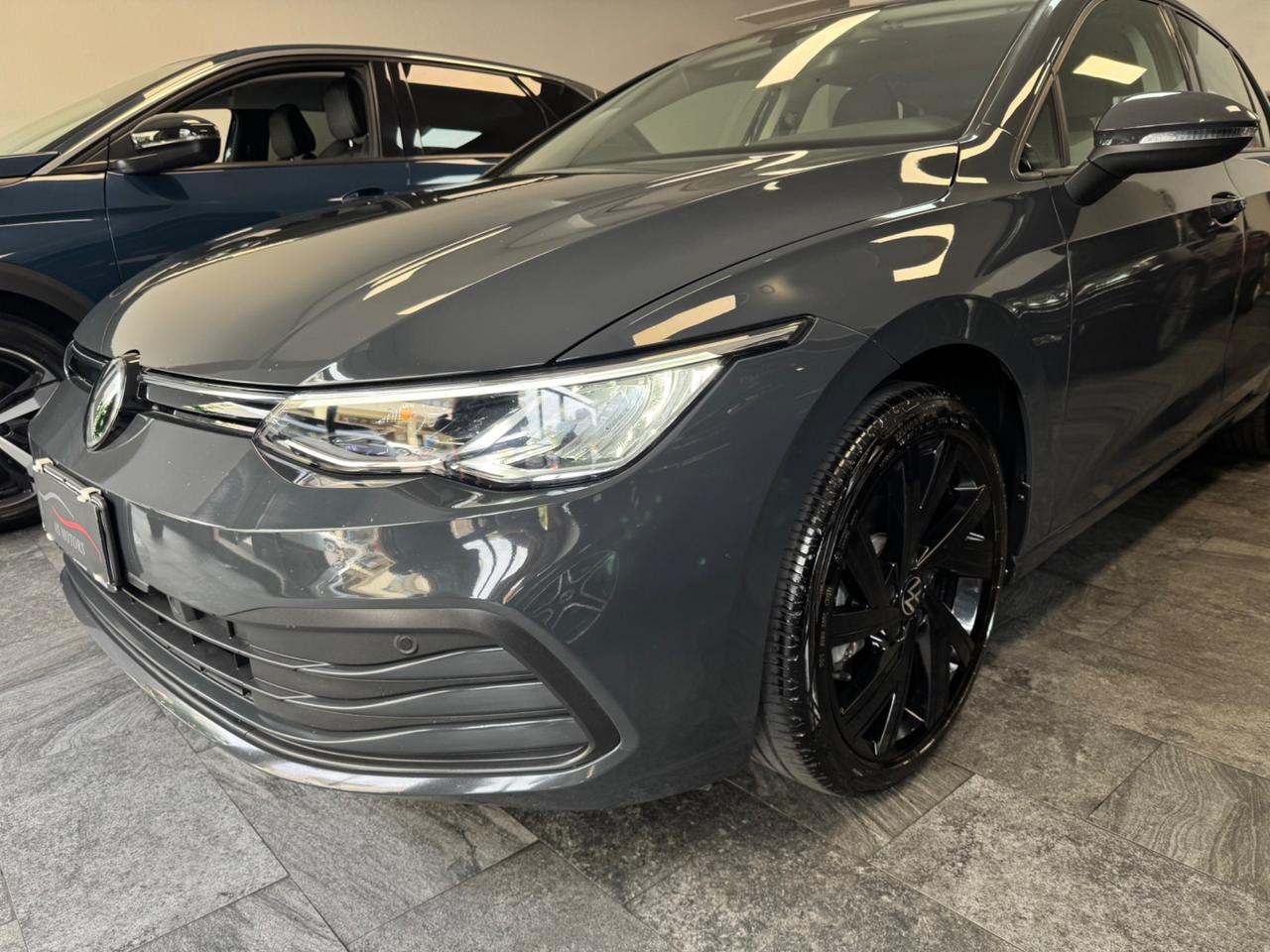 Volkswagen Golf 8 2.0 TDI R-Line Finanziabile
