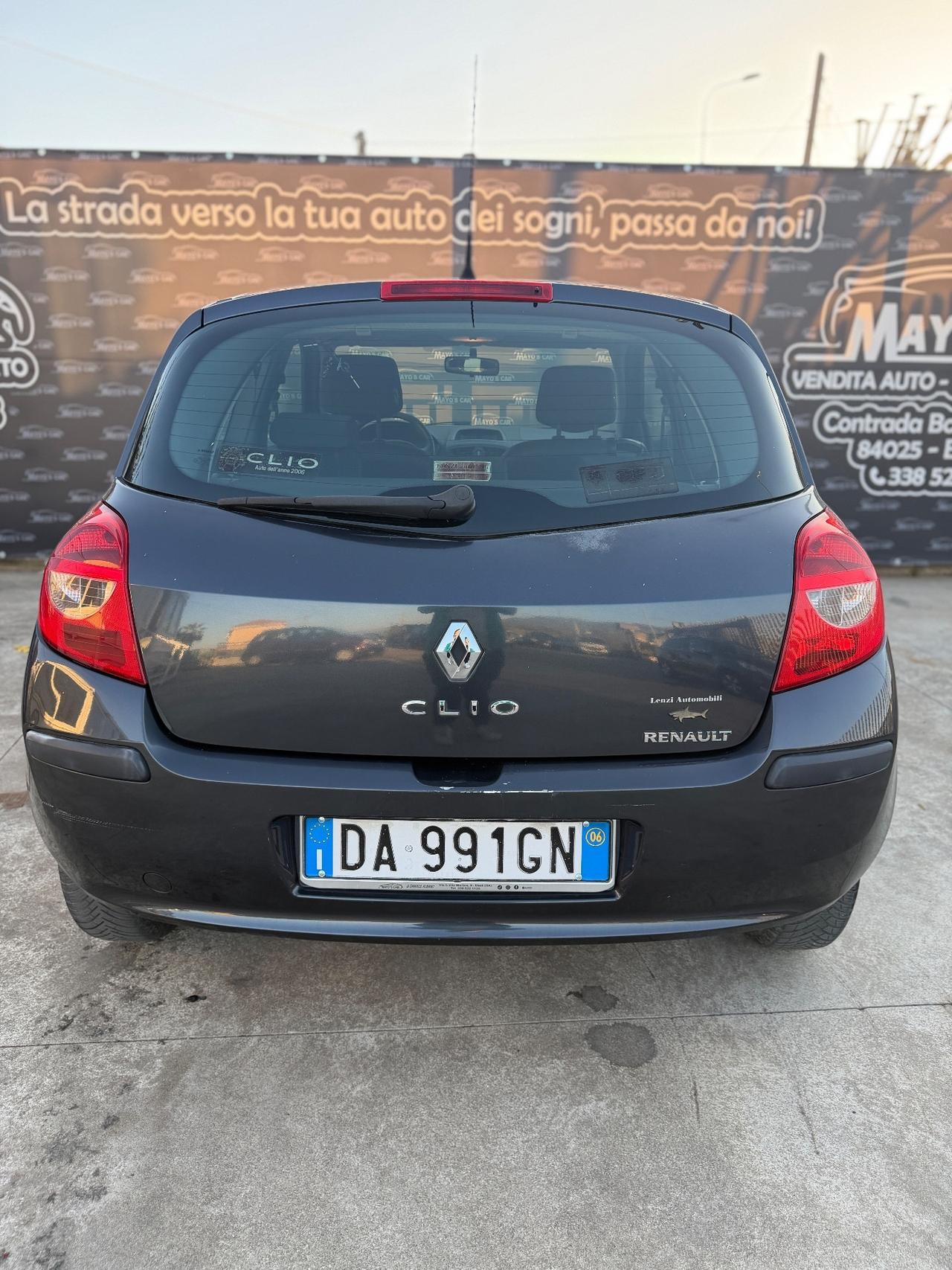 RENAULT CLIO (anno 2006)