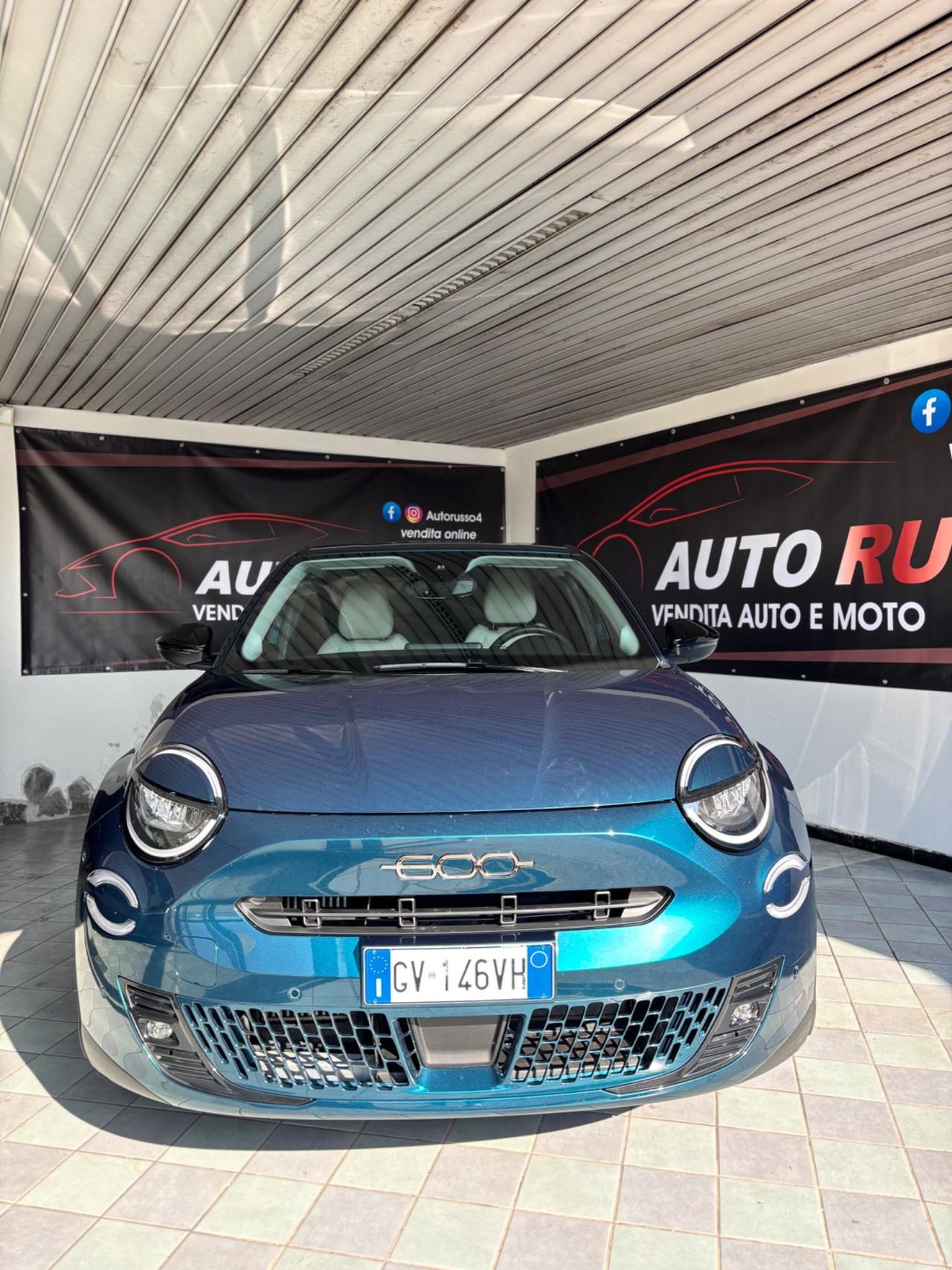 Fiat 600 Hybrid 100 automatica 5 anni di garanzia casa madre