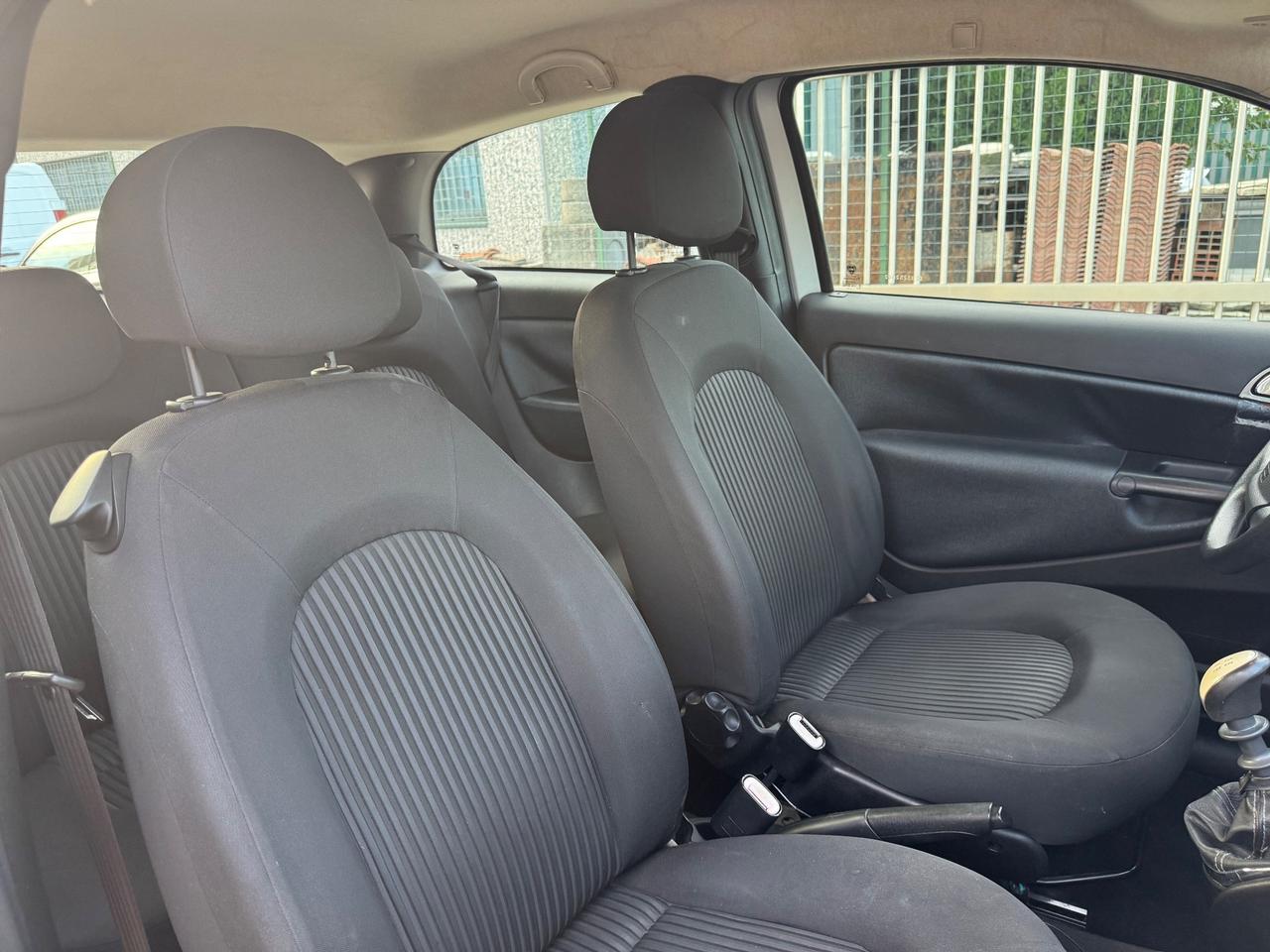 Lancia Ypsilon 1.4 16V Oro