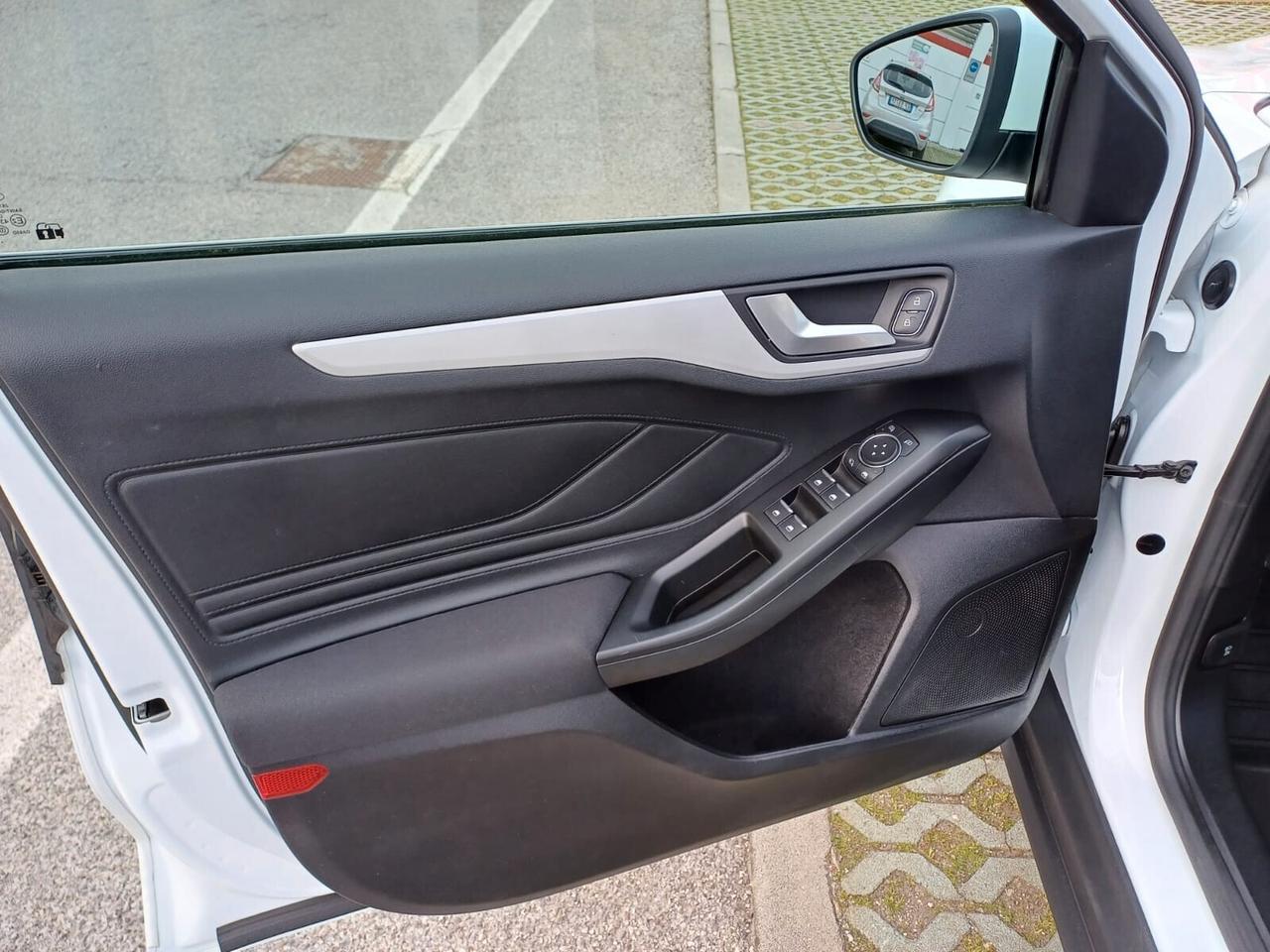 Ford Focus StationWagon 1.5 EcoBlue 120 cv automatico Business Co-Pilot