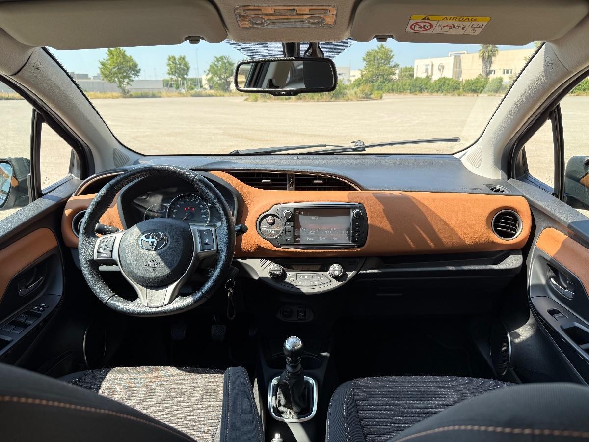 TOYOTA - Yaris - 1.4 D-4D 5p. Lounge MY 16 ; Adatta ai Neopatentati