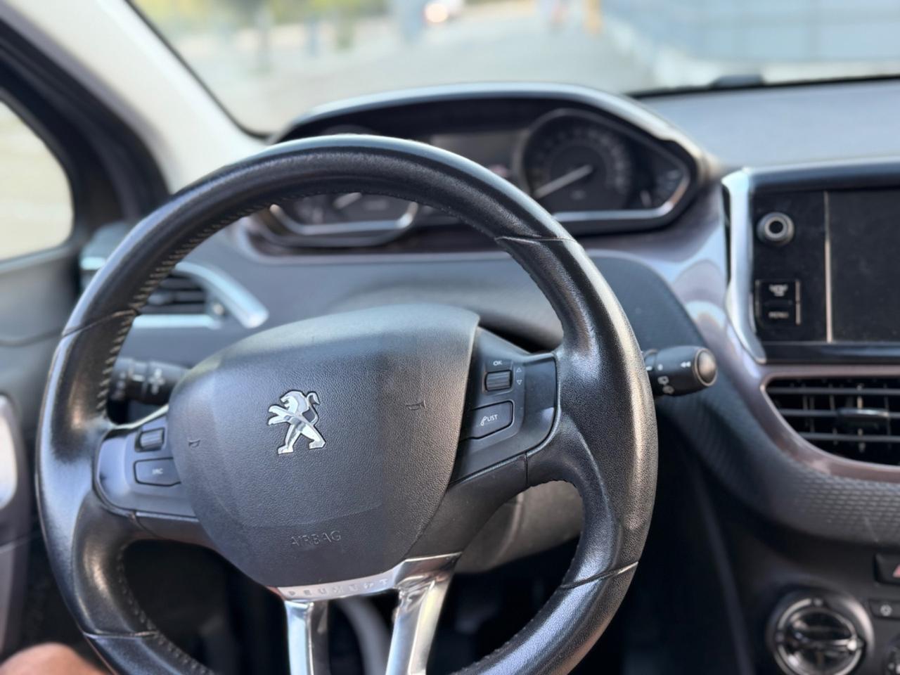 Peugeot 2008 1.2 benzina 82cv - 2014 km 120.000