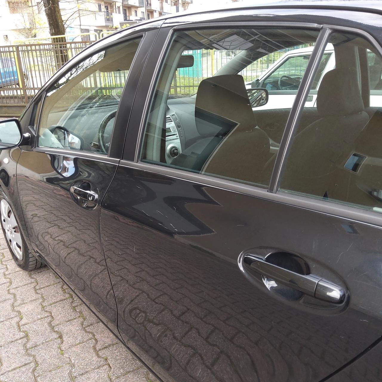 Toyota Yaris 1.3 5 porte CAMBIO AUTOMATICO