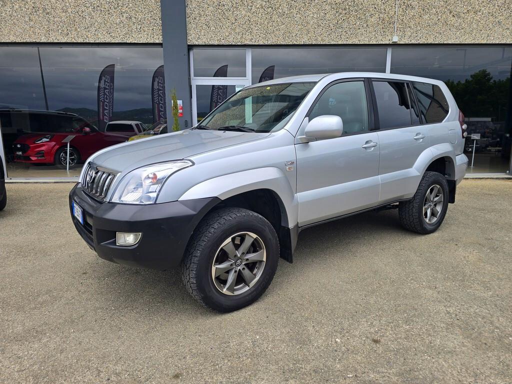 Toyota Land Cruiser 3.0 D-4D WAGON 8 POSTI