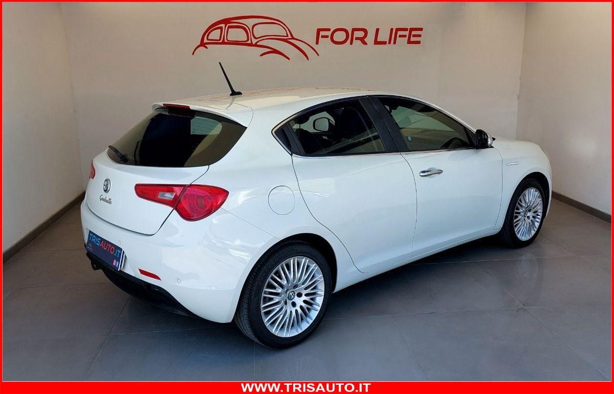 ALFA ROMEO Giulietta 1.6 JTDM Distinctive (PELLE+NAVI)