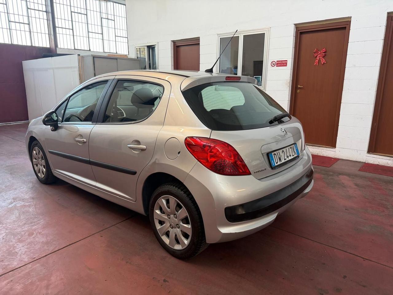Peugeot 207 1.4 8V 75CV 5p. X Line ECO GPL neopat