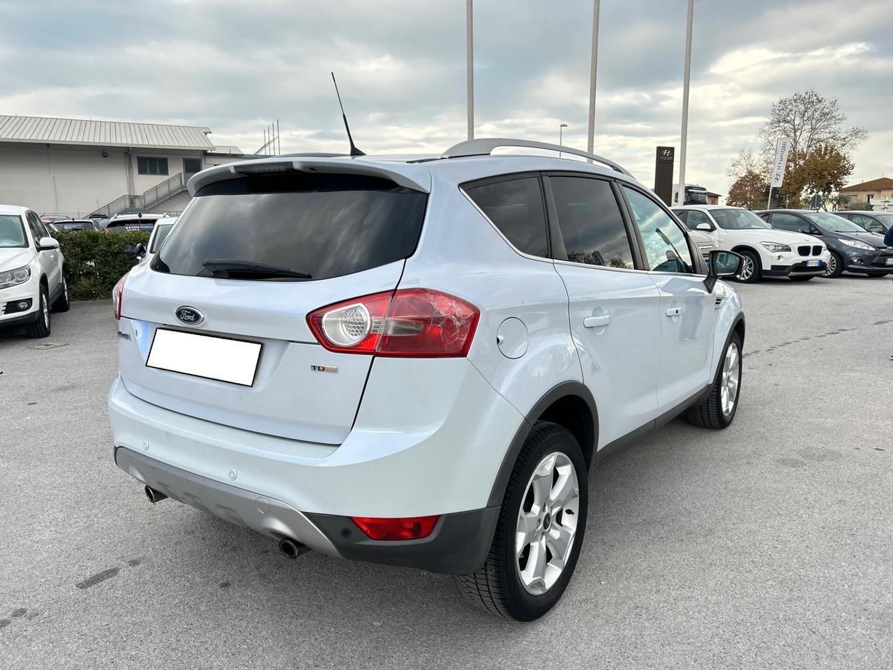 Ford Kuga 2.0 TDCi 136 CV 4x4 4WD TITANIUM