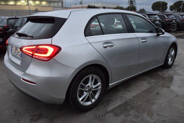 MERCEDES-BENZ A 180 d Automatic Business