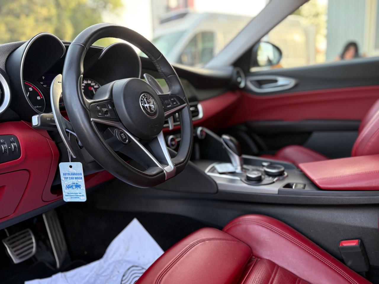Alfa Romeo Giulia 2.2 Turbodiesel 210 CV AT8 AWD Q4 Veloce