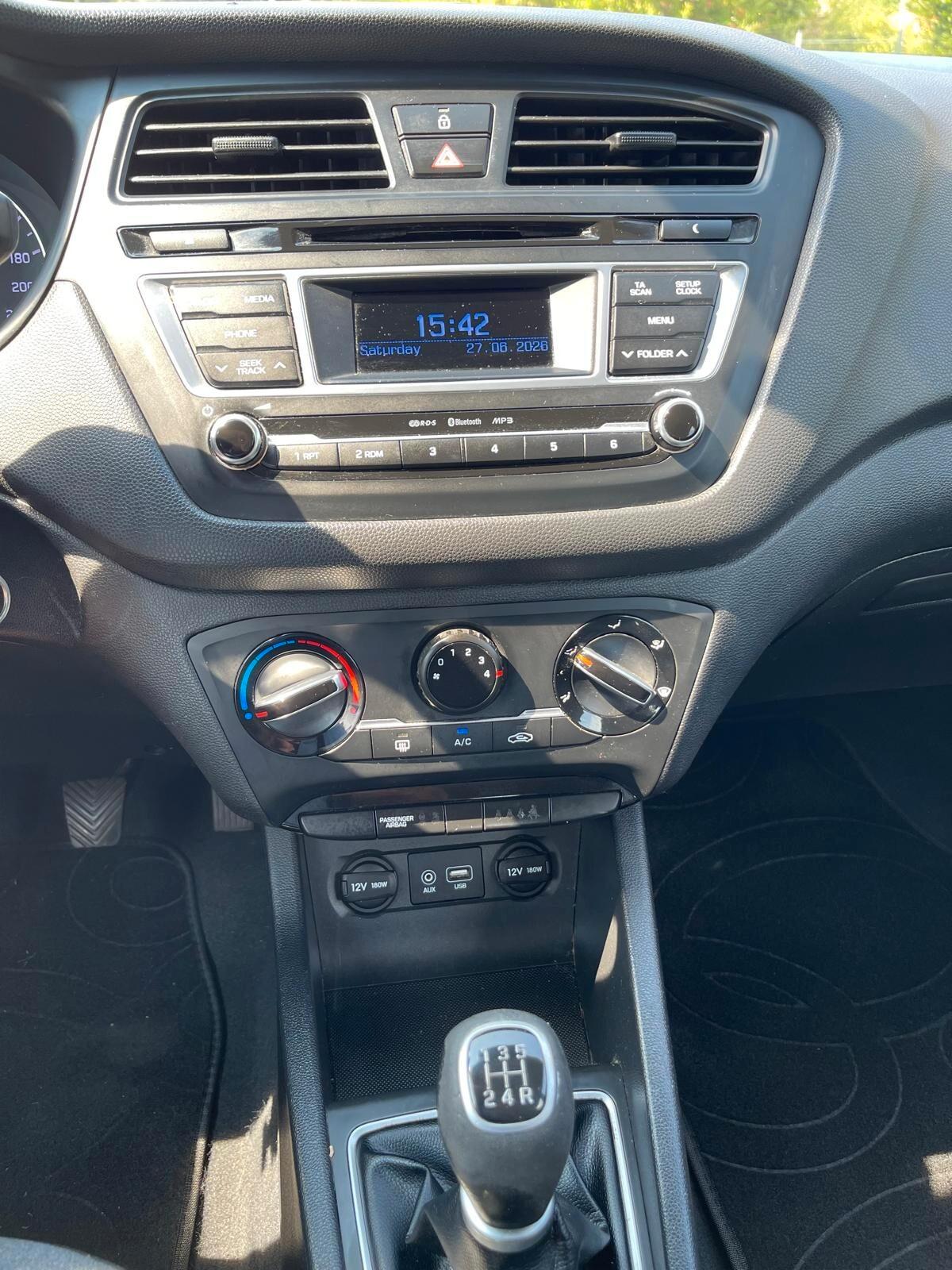 Hyundai i20 1.2 84 CV 5p Style - Neopatentati