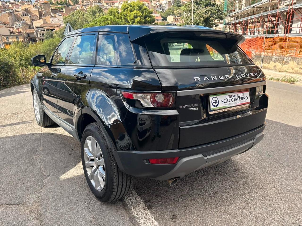 Land Rover Range Evoque 2.2 TD4 5p. Pure