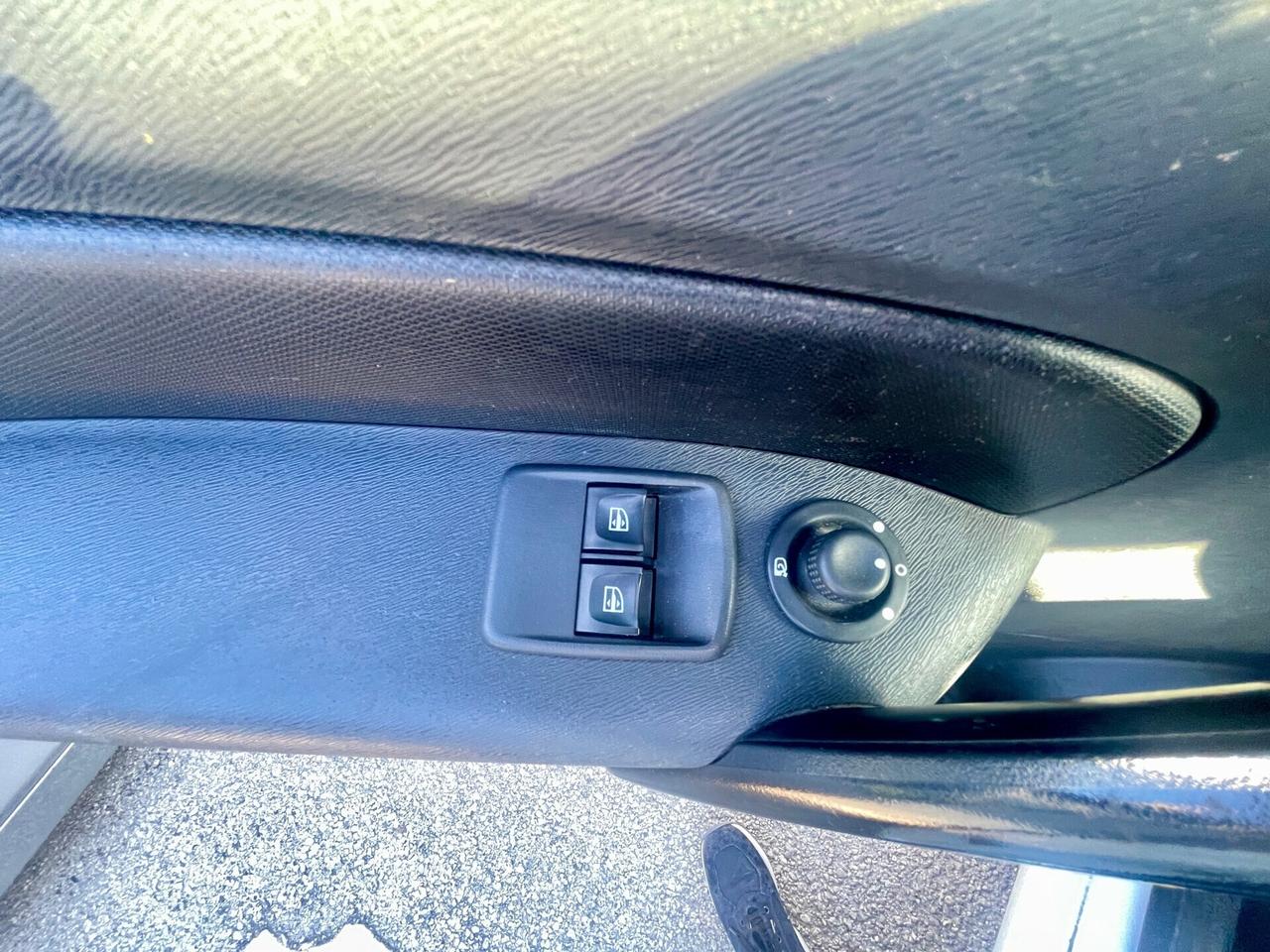 Renault Kangoo dCi 115CV Maxi SCAFFALATURA