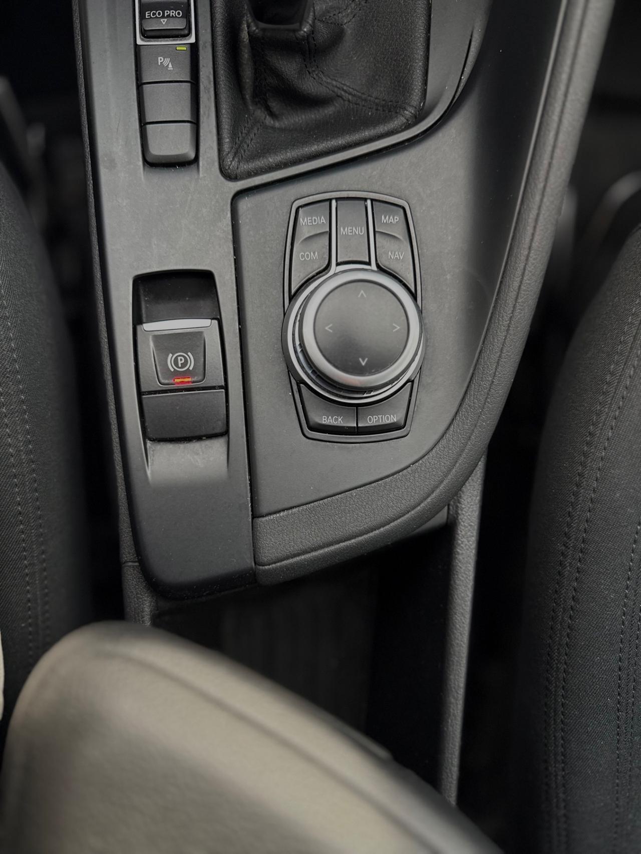 Bmw X1 sDrive18d xLine TOTAL BLACK