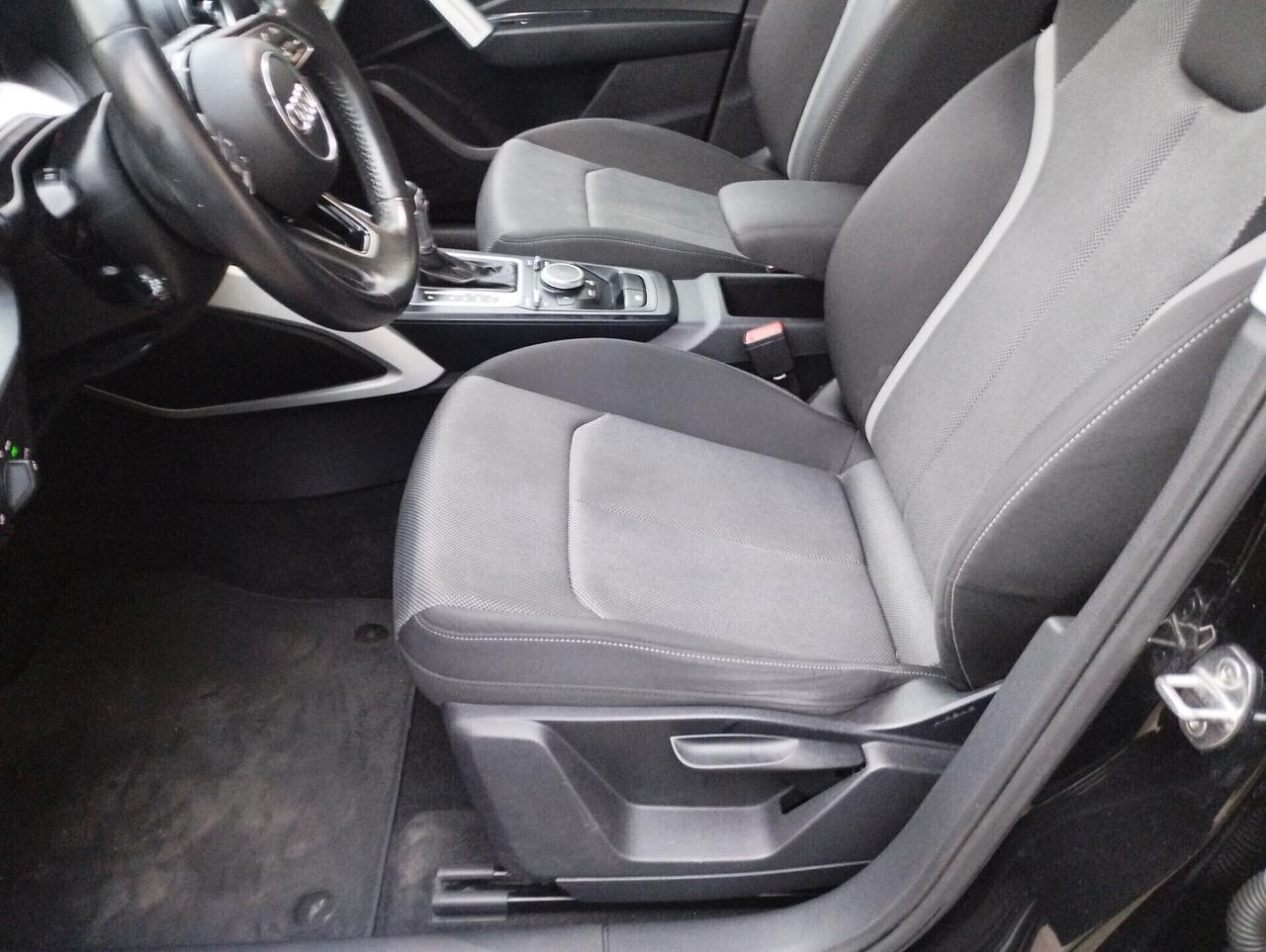 Audi Q2 30 TDI S tronic Identity Black