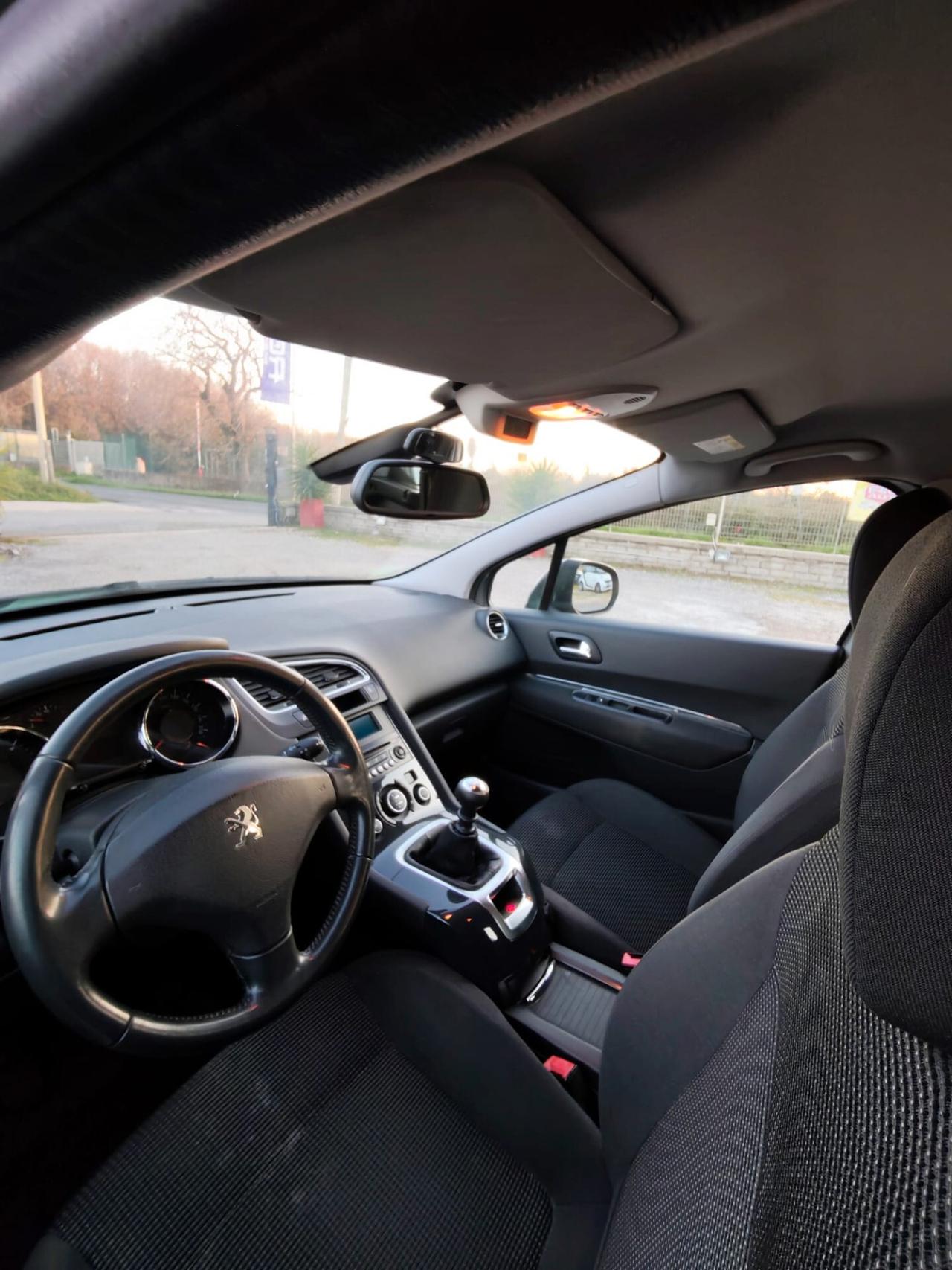 Peugeot 5008 1.6 HDi 115CV Allure