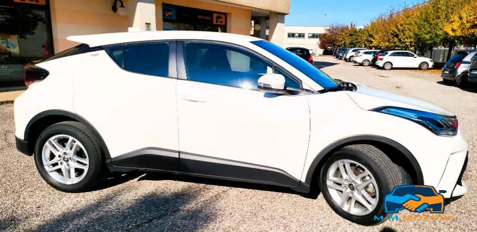 Toyota C-HR 1.8h Business e-cvt
