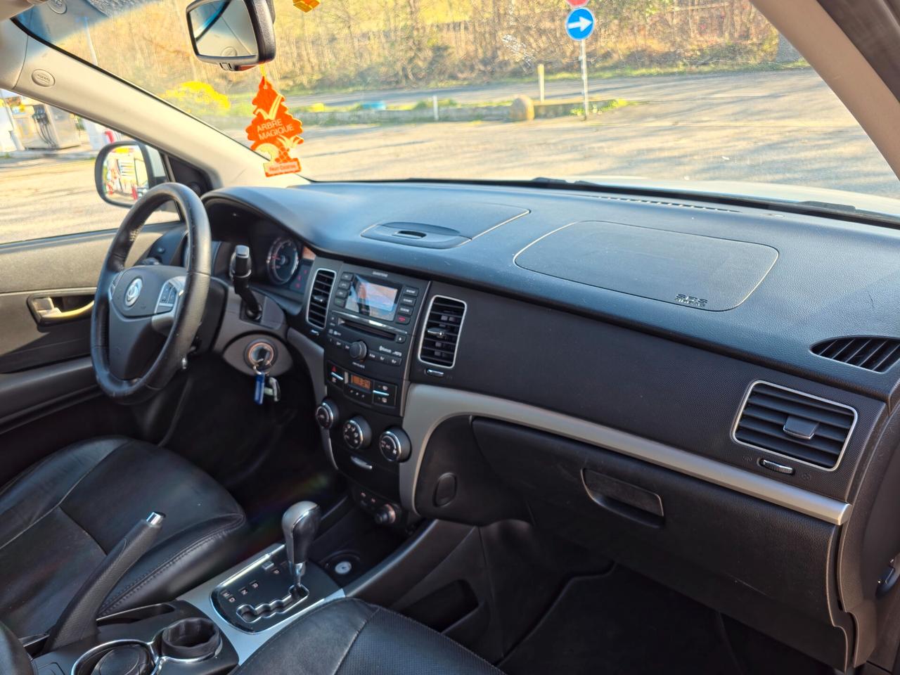 Ssangyong Korando 2.0 e-XDi 175 CV 2WD AT Classy 2011-E5 Automatico