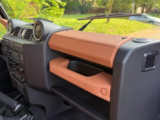 LAND ROVER Defender 90 2.4 S TD4 Station Wagon