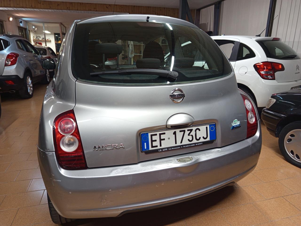 Nissan Micra 1.2 benzina, 100 mil chilometri ok neopatentati.